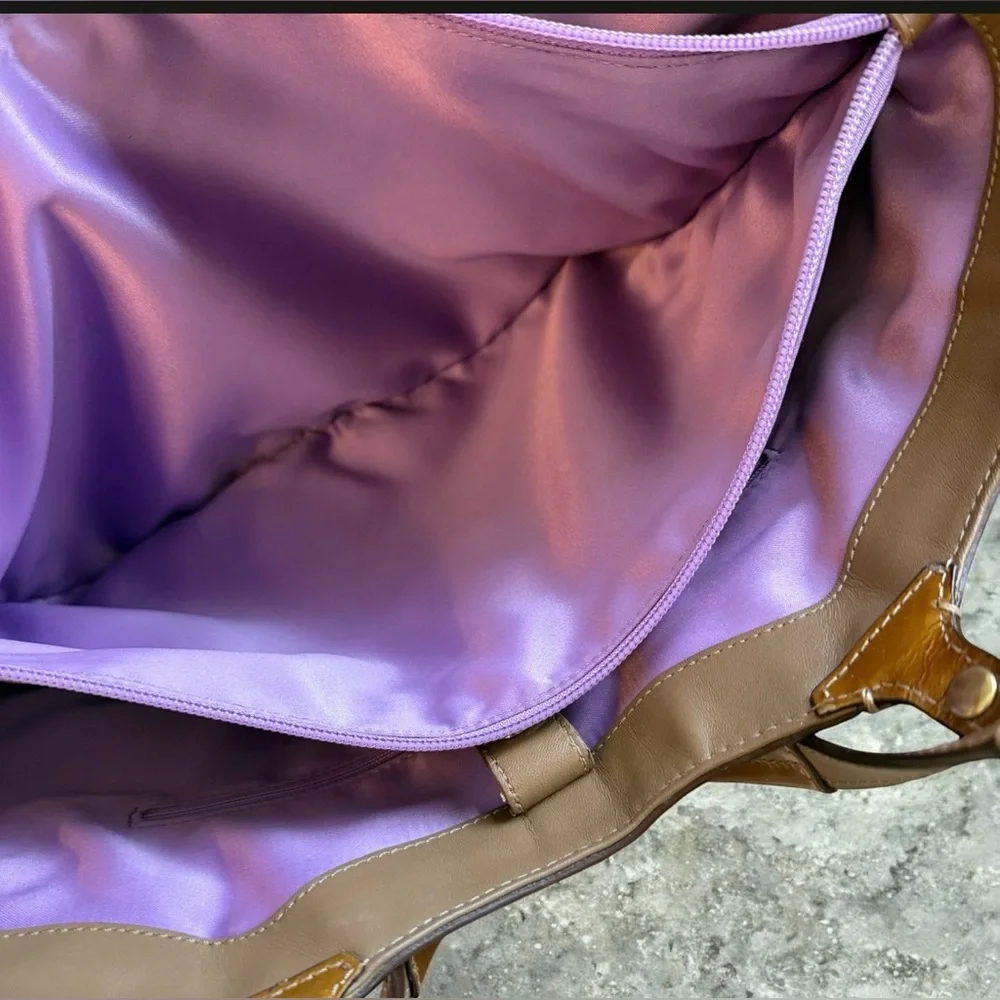Coach Signature Circle Appliqué Tote in Tan, Metallic Gold & Silver - Picture 5 of 9